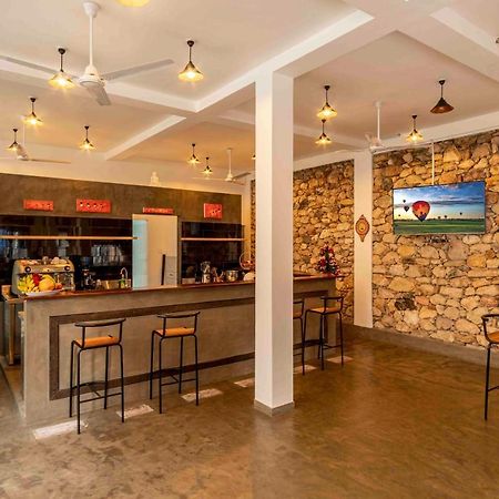 Brixia Cafe & Guest Bed & Breakfast Galle Exterior photo