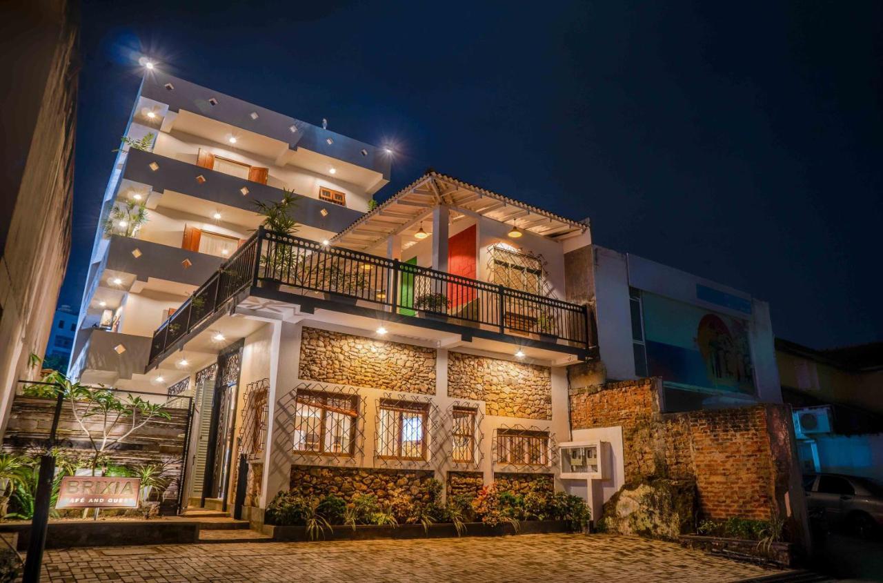 Brixia Cafe & Guest Bed & Breakfast Galle Exterior photo