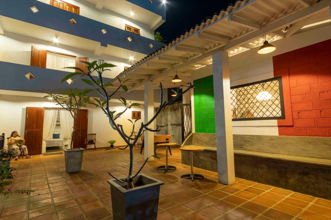 Brixia Cafe & Guest Bed & Breakfast Galle Exterior photo